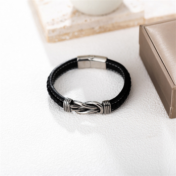 Minimalist Men's Leather Cuff