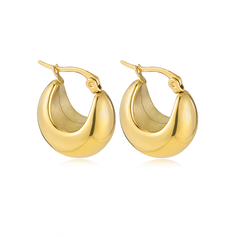 Thick moon-shaped gold earrings Thick moon-shaped gold earrings